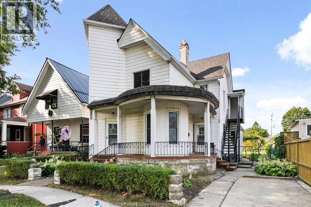 Fourplex for rent: 247 Langlois, Windsor, Ontario N9A 2E7