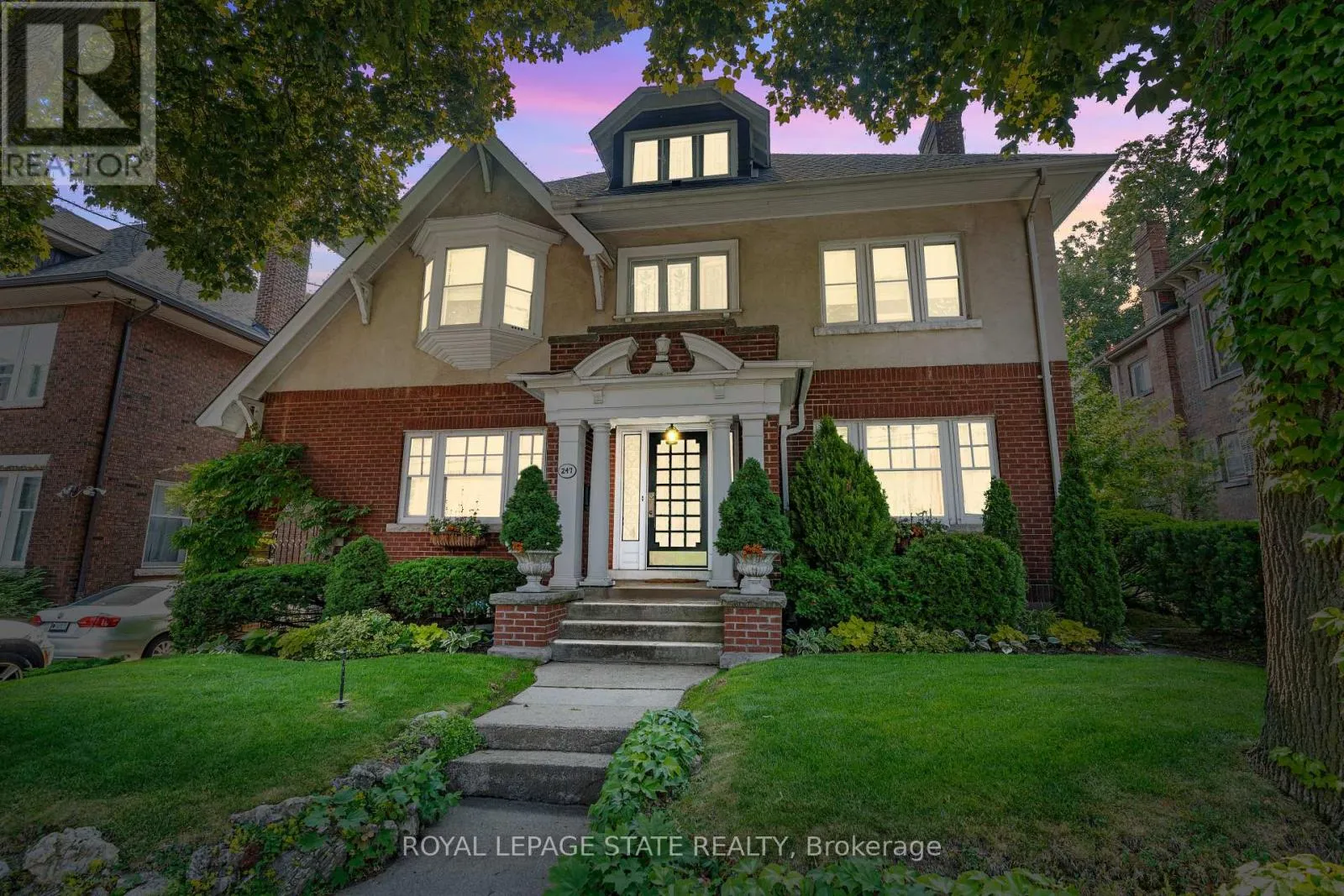 House for rent: 247 Macnab Street S, Hamilton, Ontario L8P 3E2