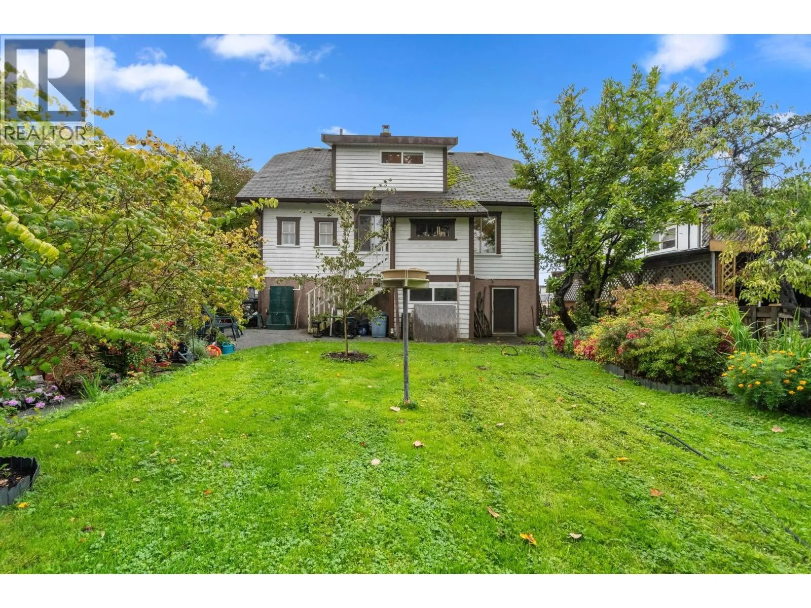 House for rent: 247 Wood Street, New Westminster, British Columbia V3M 5K5