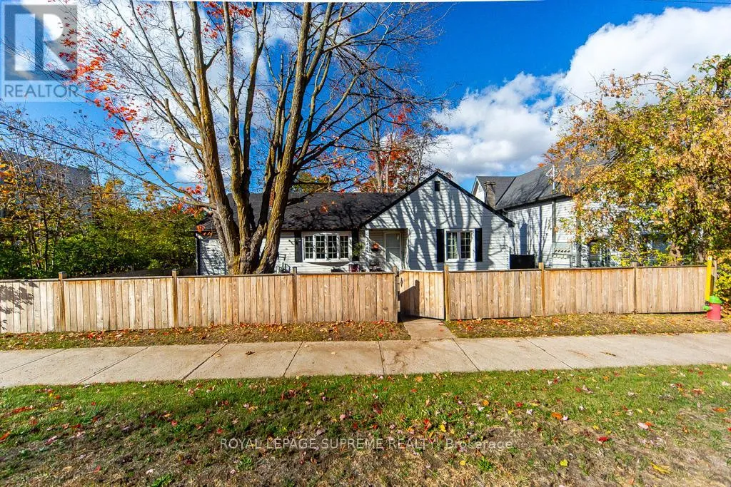 House for rent: 248 Mississaga Street W, Orillia, Ontario L3V 3B5