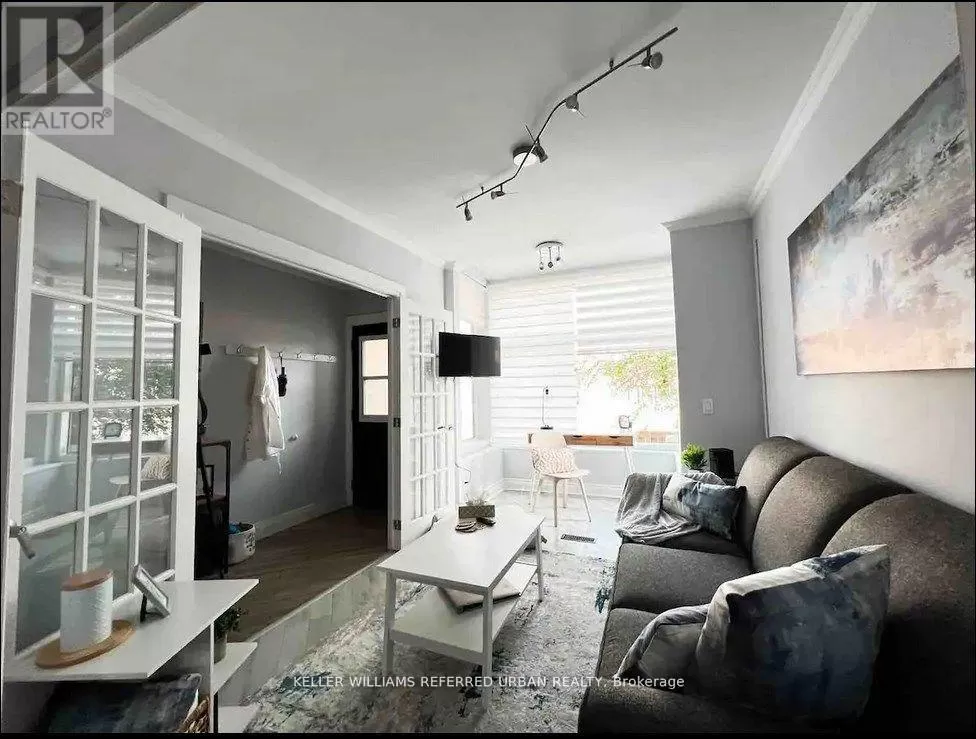 House for rent: 2480 St Clair Avenue W, Toronto, Ontario M6N 1L3