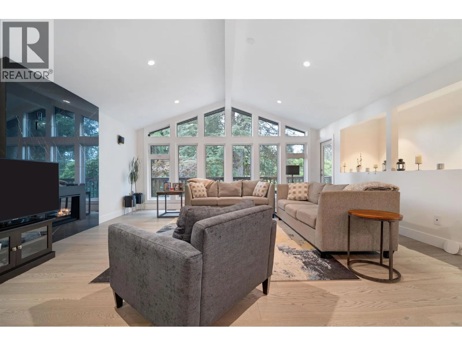 House for rent: 2488 Belloc Street, North Vancouver, British Columbia V7H 2L1