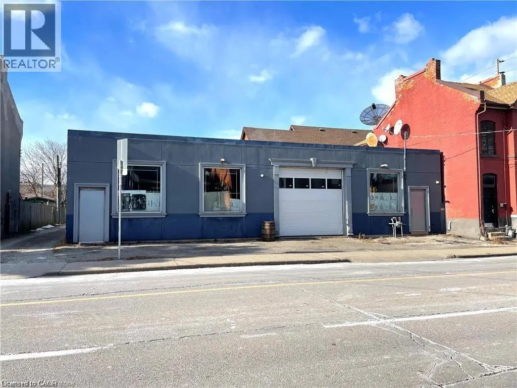 249 John Street N, Hamilton, Ontario L8L 4P4