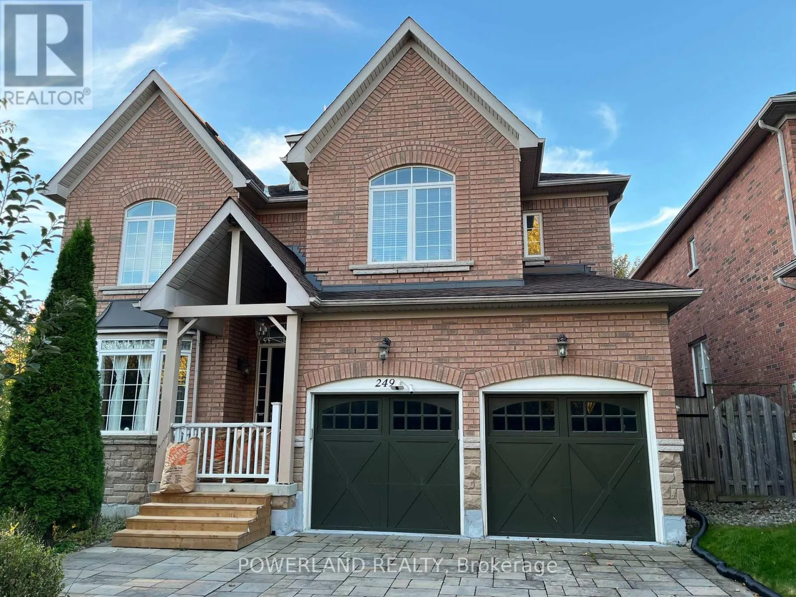 House for rent: 249 Kennedy Street W, Aurora, Ontario L4G 6S4