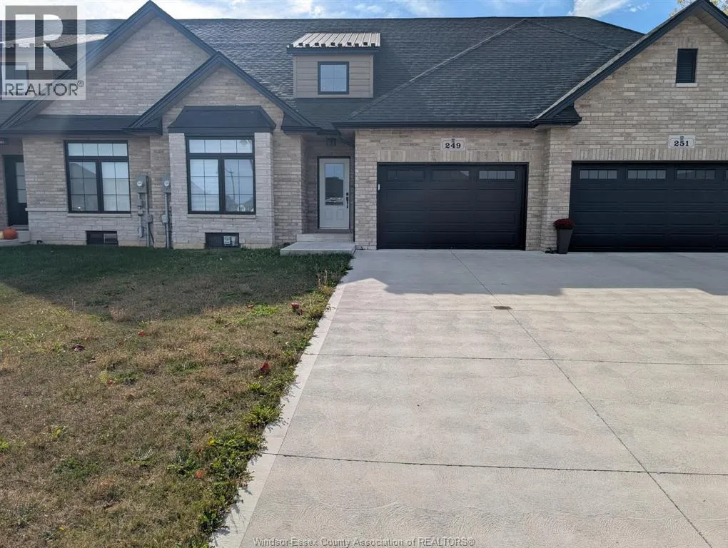 Row / Townhouse for rent: 249 Livingstone Crescent, Amherstburg, Ontario N9V 0H1