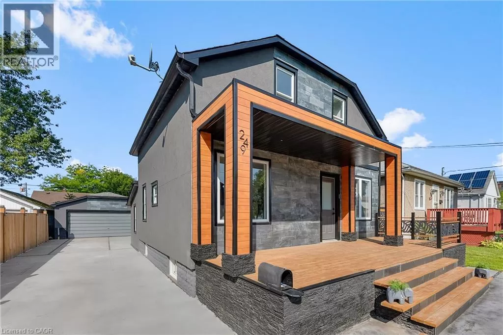 House for rent: 249 S Wallace Avenue S, Welland, Ontario L3B 1R7