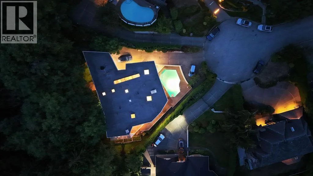 House for rent: 2490 Westhill Court, West Vancouver, British Columbia V7S 3A5