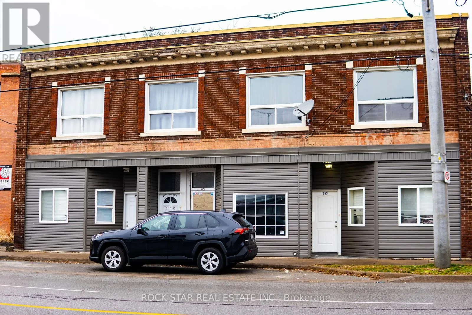 Multi-Family for rent: 249-253 Church Street, St. Catharines, Ontario L2R 3E8