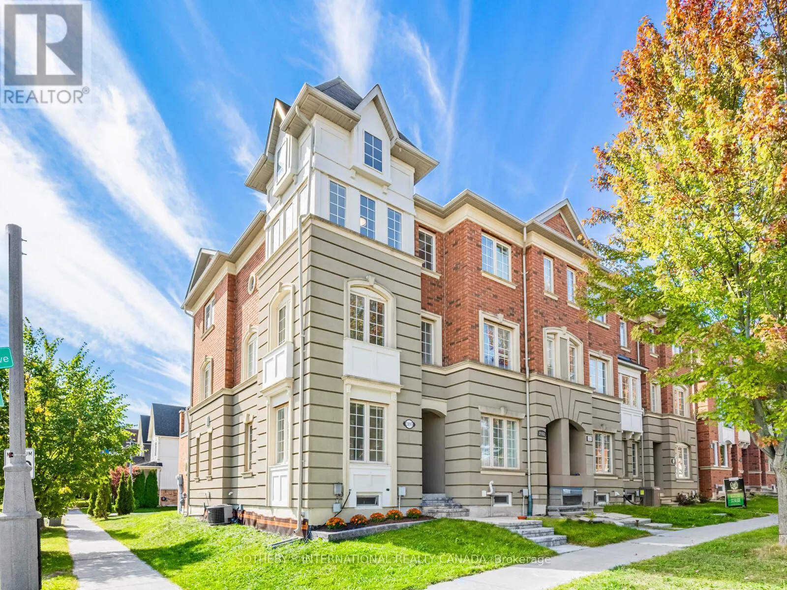 Row / Townhouse for rent: 2495 Bur Oak Avenue, Markham, Ontario L6B 1E9