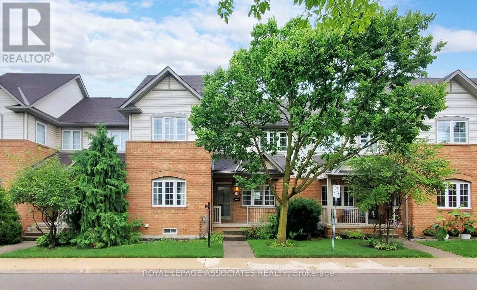 Row / Townhouse for rent: 25 - 100 Beddoe Drive, Hamilton, Ontario L8P 4Z2