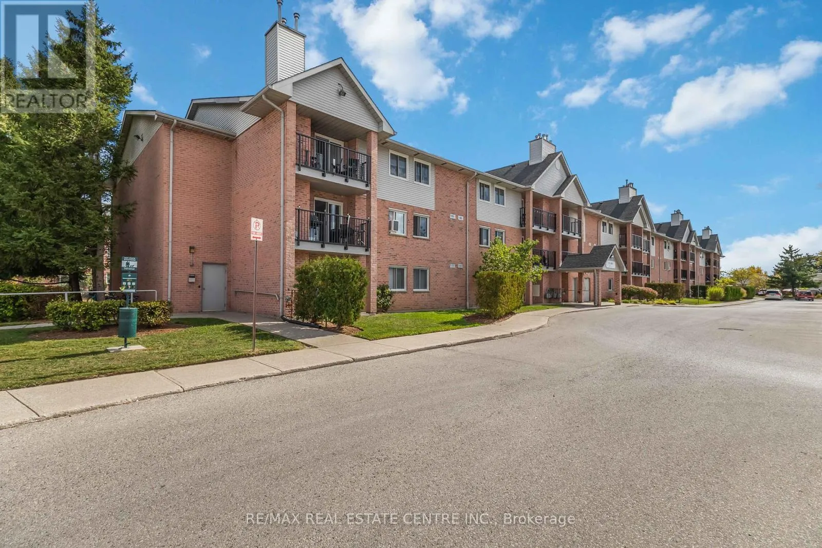 Apartment for rent: 25 - 140 Conway Drive, London South, Ontario N6E 3N2