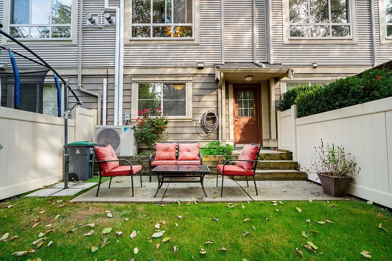 Row / Townhouse for rent: 25 19560 68 Avenue, Surrey, British Columbia V4N 5Y5