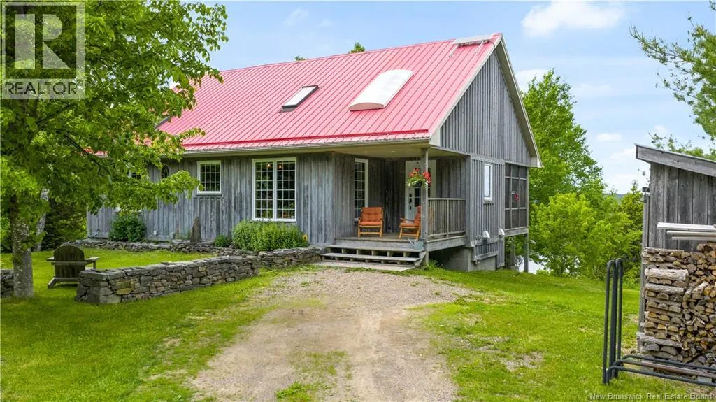 25 Bell Hill Road, Long Point, New Brunswick E5N 7W5