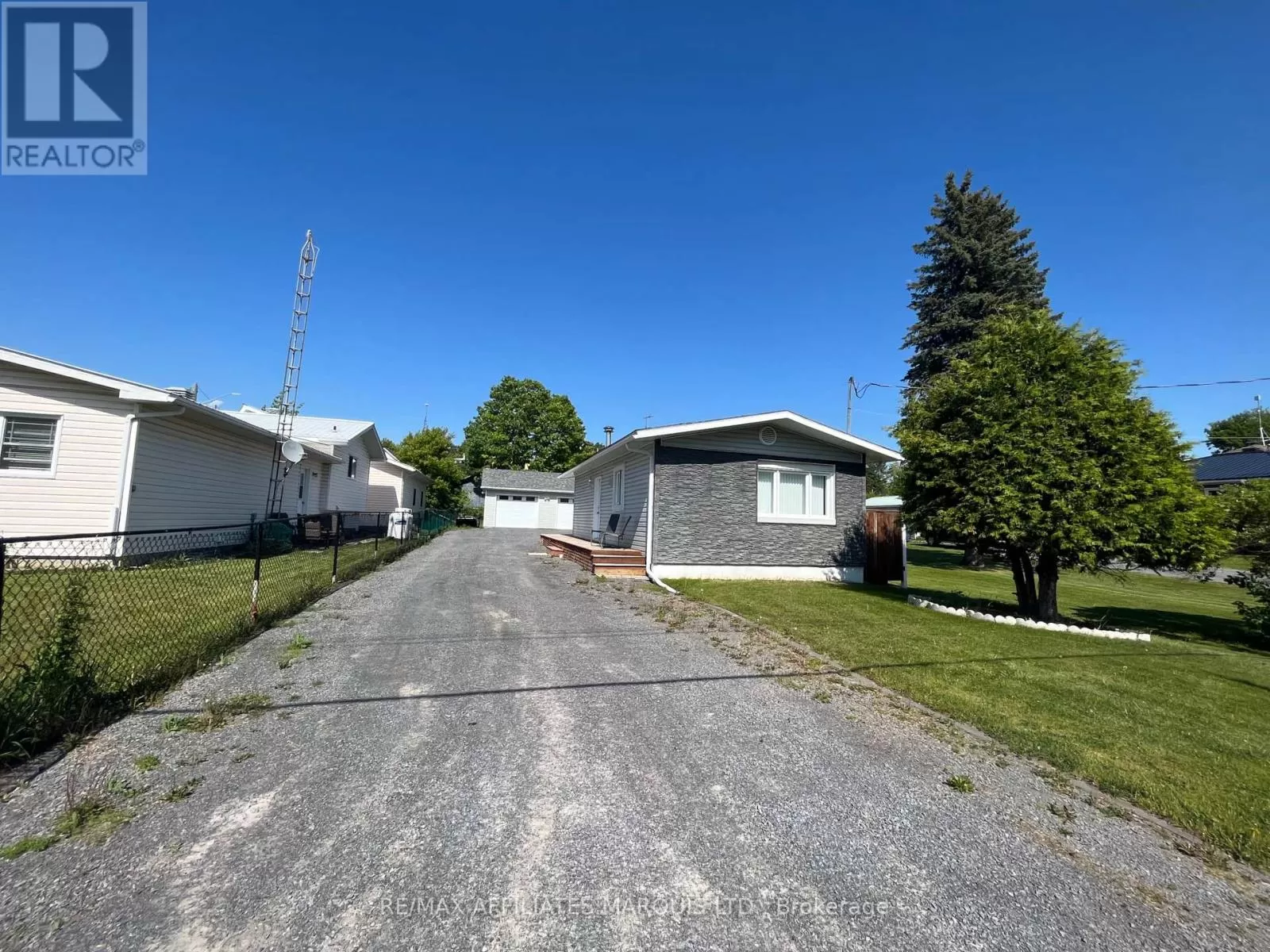 House for rent: 25 Church Street, North Stormont, Ontario K0C 1W0