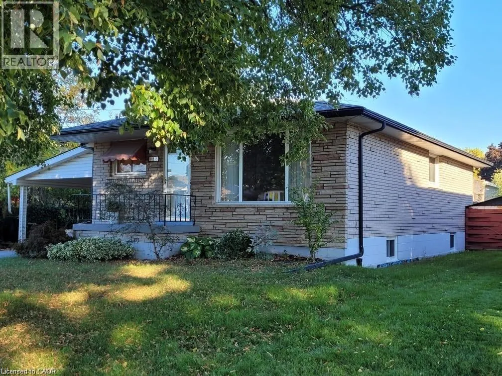 House for rent: 25 Greeningdon Drive, Hamilton, Ontario L9A 3A8