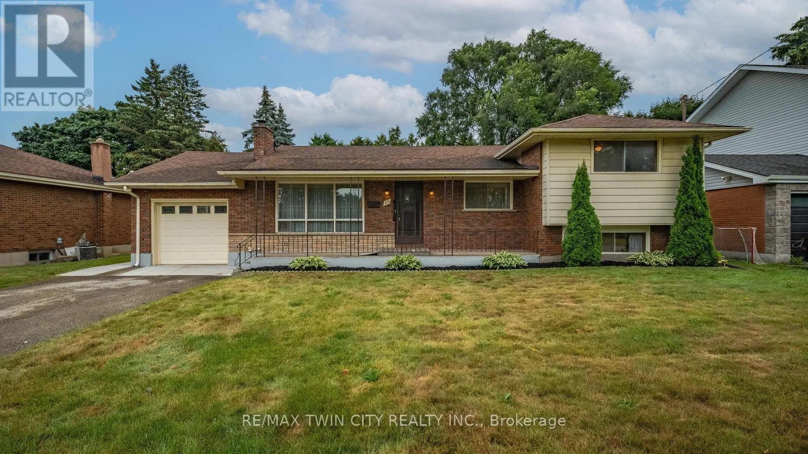 House for rent: 25 Kensington Avenue, Brantford, Ontario N3R 3N6