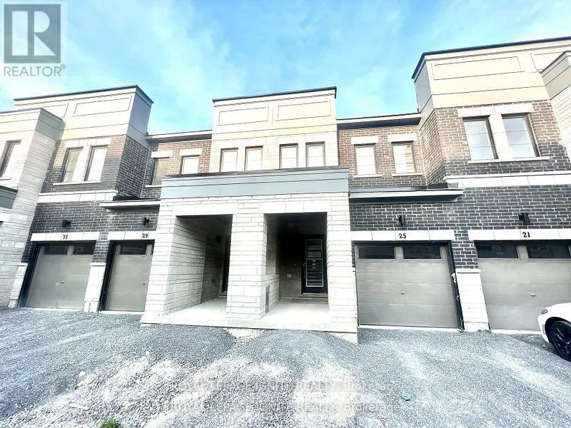 Row / Townhouse for rent: 25 King George Way, Clarington, Ontario L1C 7E5