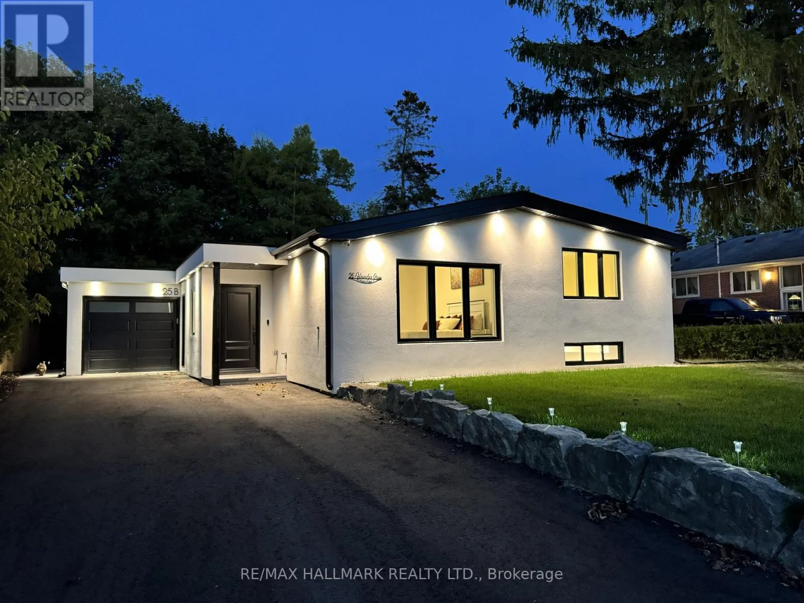 House for rent: 25 Knowles Crescent, Aurora, Ontario L4G 1Z6