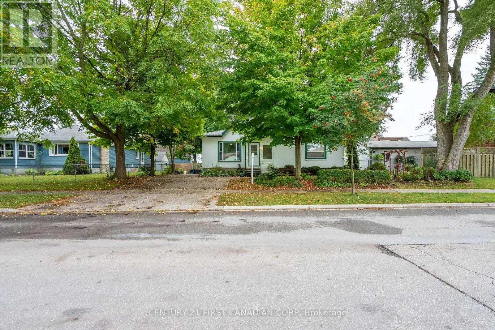 House for rent: 25 Langarth Street W, London South, Ontario N6J 1P1