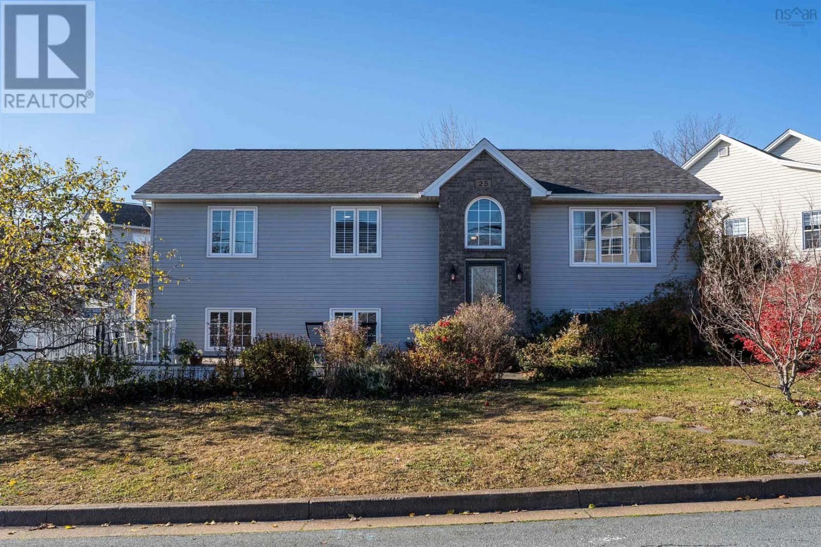 House for rent: 25 Lochiel Circle, Dartmouth, Nova Scotia B2W 6H1