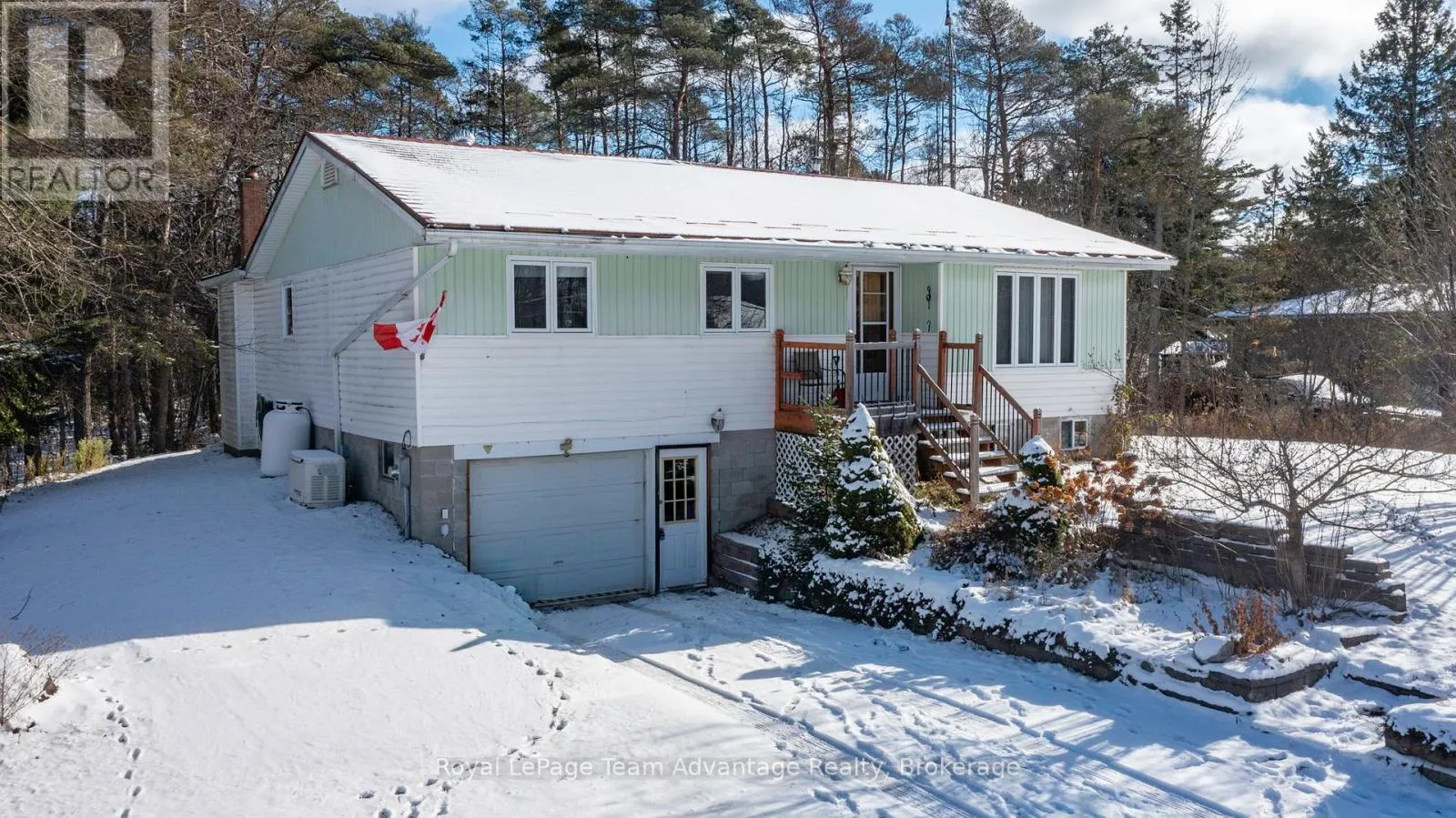 House for rent: 25 Maple Street, Seguin, Ontario P0C 1J0