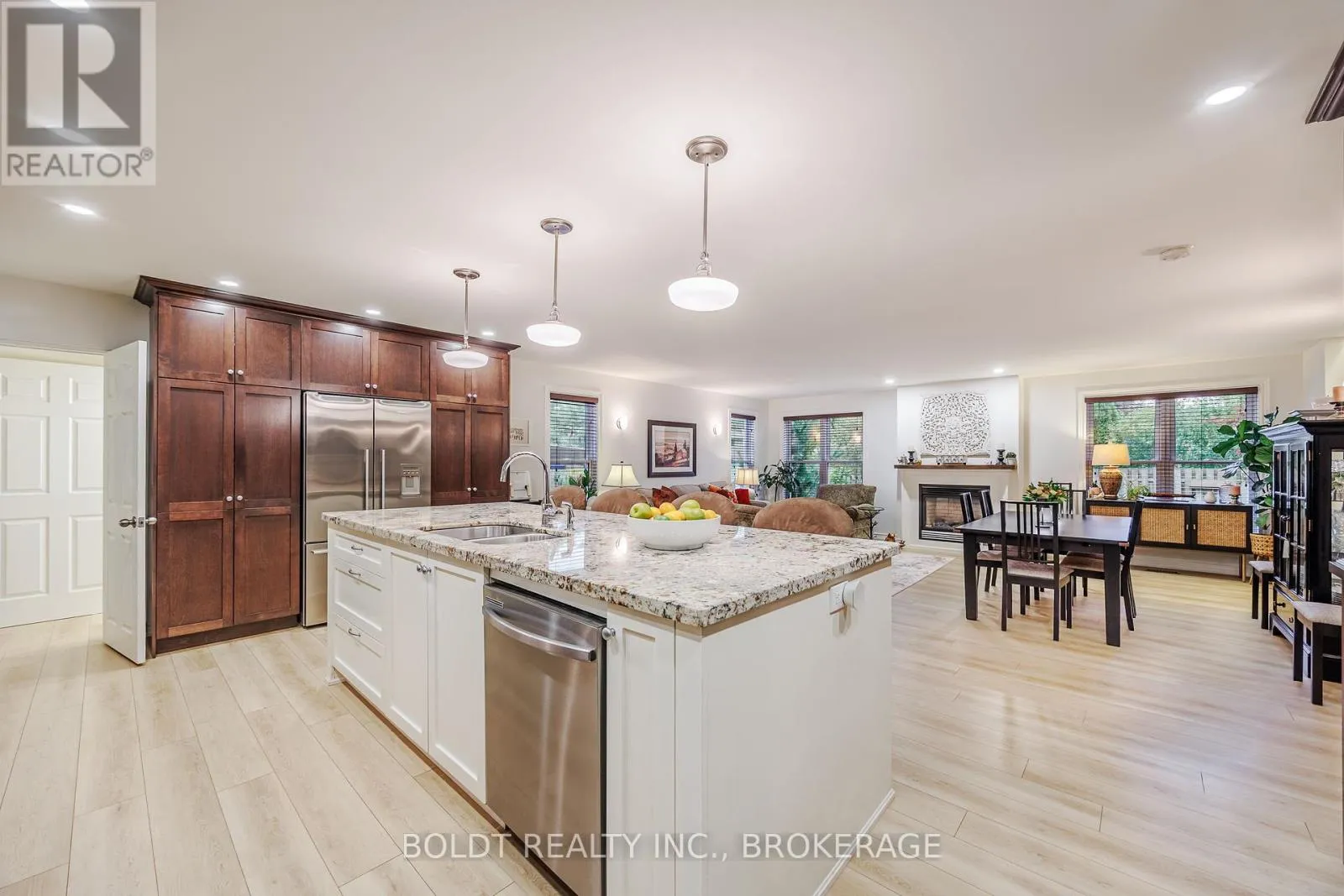 House for rent: 25 Neptune Drive, St. Catharines, Ontario L2M 2S3