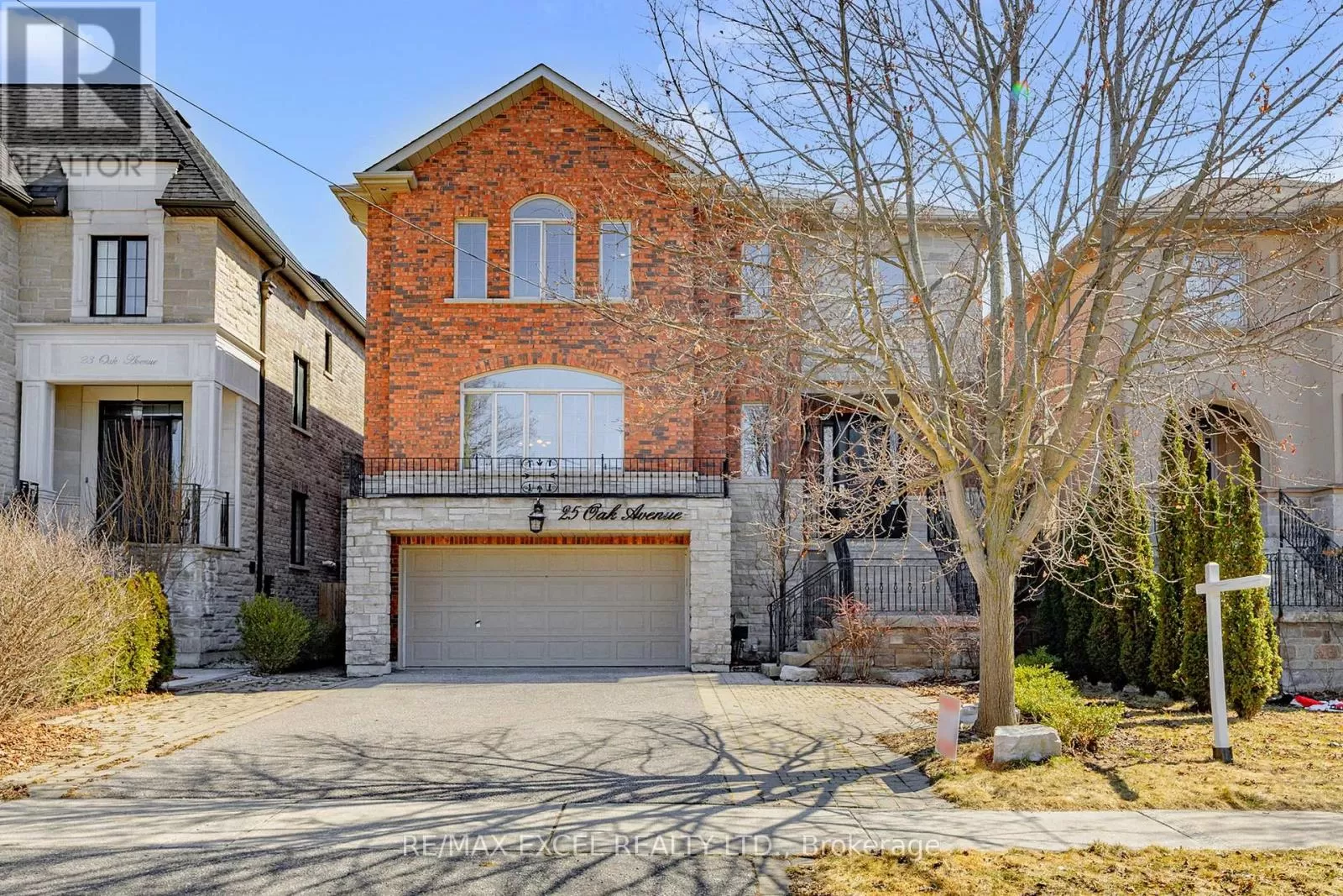 House for rent: 25 Oak Avenue, Richmond Hill, Ontario L4C 6R5