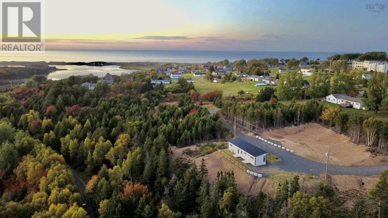 House for rent: 25 Parkdale Crescent, Inverness, Nova Scotia B0E 1N0