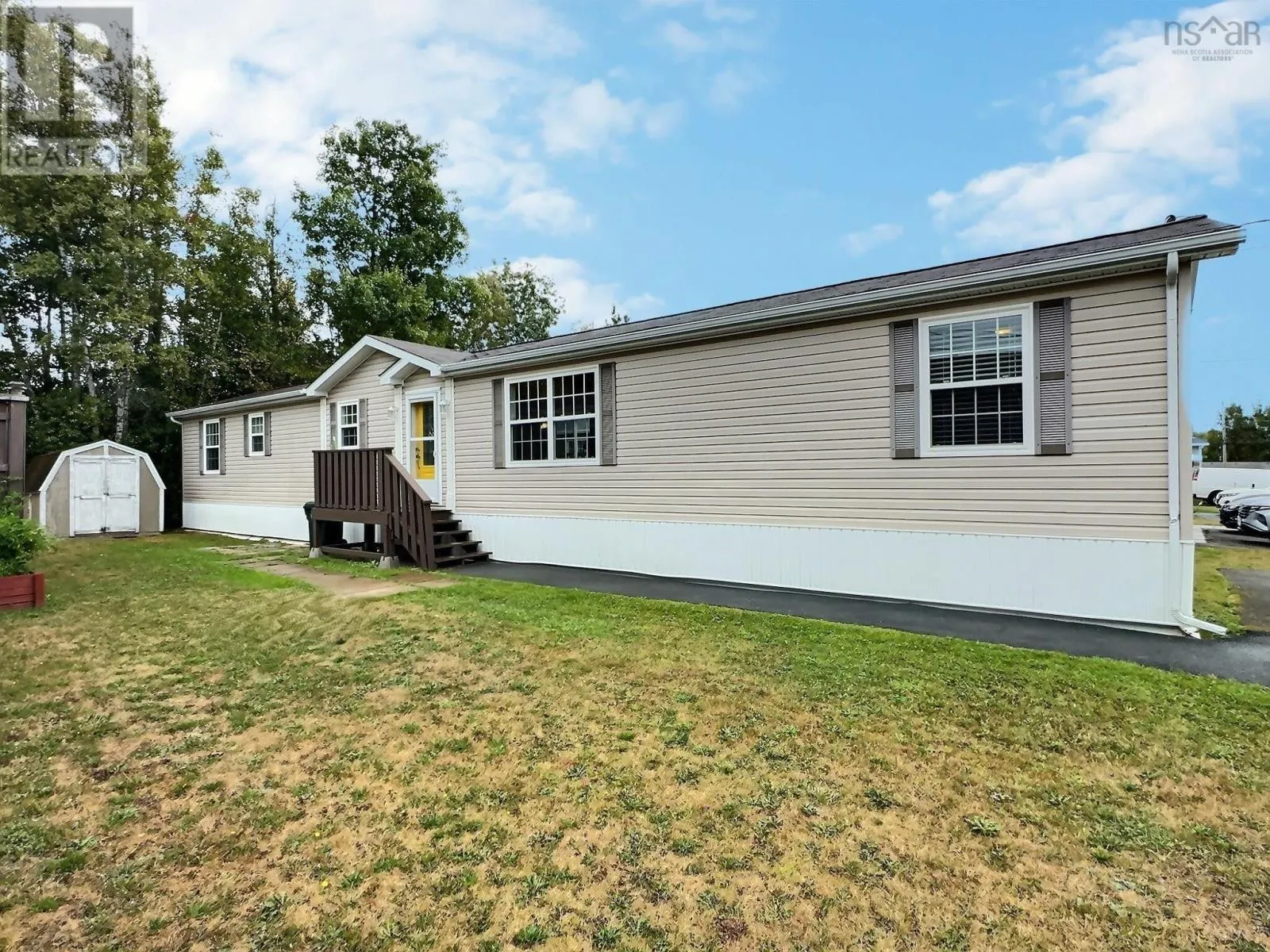 Mobile Home for rent: 25 Pinehurst Street, Amherst, Nova Scotia B4H 4X5