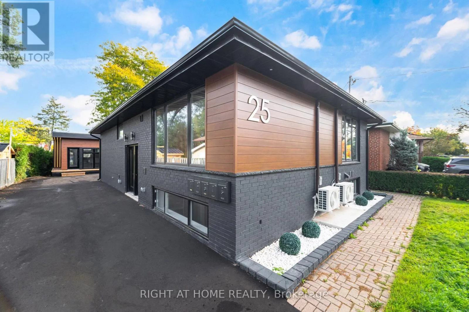 Other for rent: 25 Templar Drive, Toronto, Ontario M9R 3C6