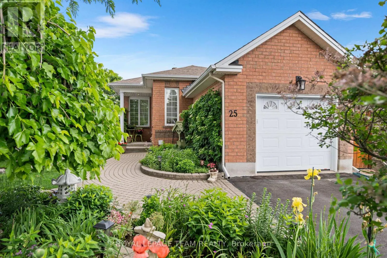 House for rent: 25 Trump Avenue, Ottawa, Ontario K2C 4A7