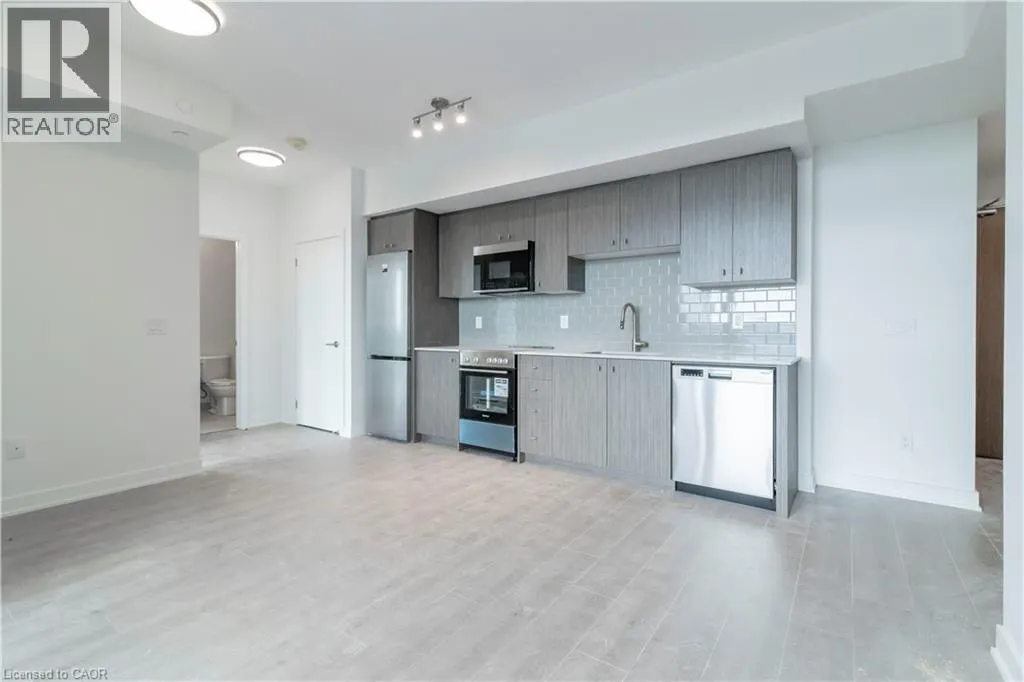 Apartment for rent: 25 Wellington Street S Unit# 406, Kitchener, Ontario N2G 0G5