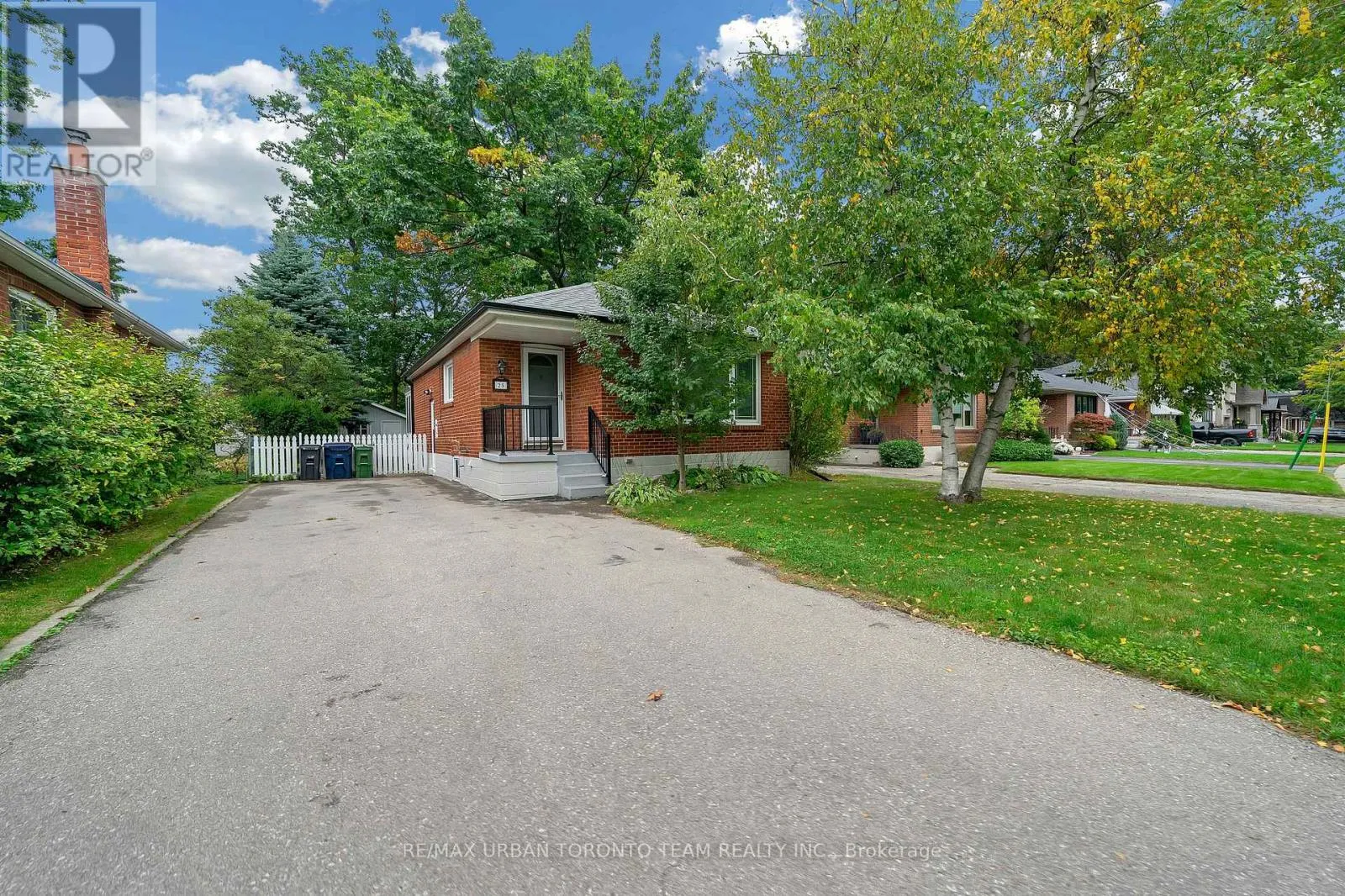 House for rent: 25 Westhead Road, Toronto, Ontario M8W 4R7