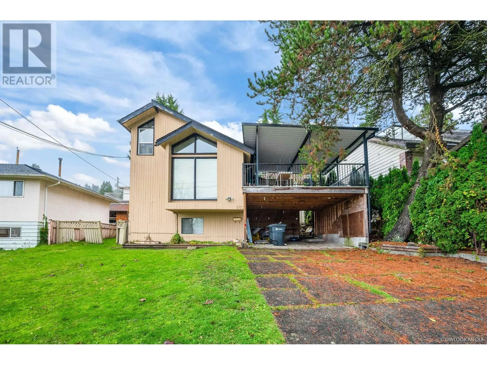 House for rent: 250 Duthie Avenue, Burnaby, British Columbia V5A 2P2