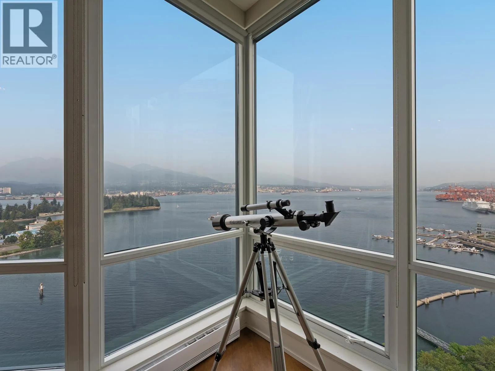 Apartment for rent: 2502 323 Jervis Street, Vancouver, British Columbia V6C 3P8