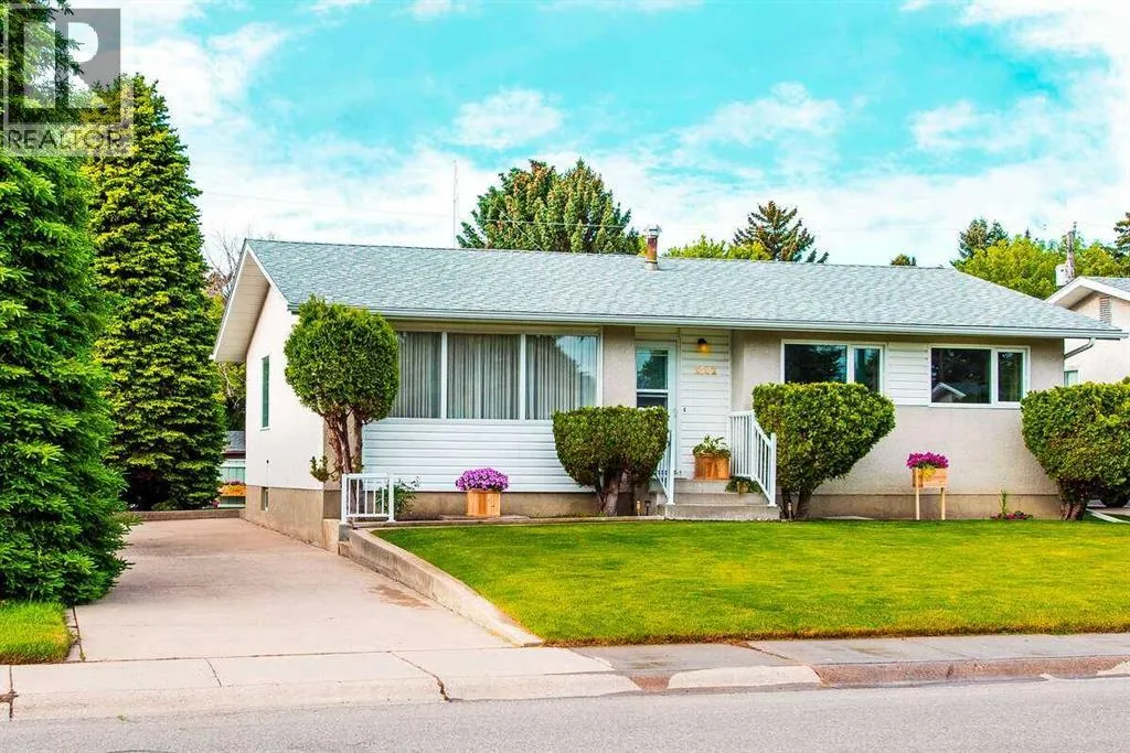 House for rent: 2502 8a Avenue N, Lethbridge, Alberta T1H 1E1