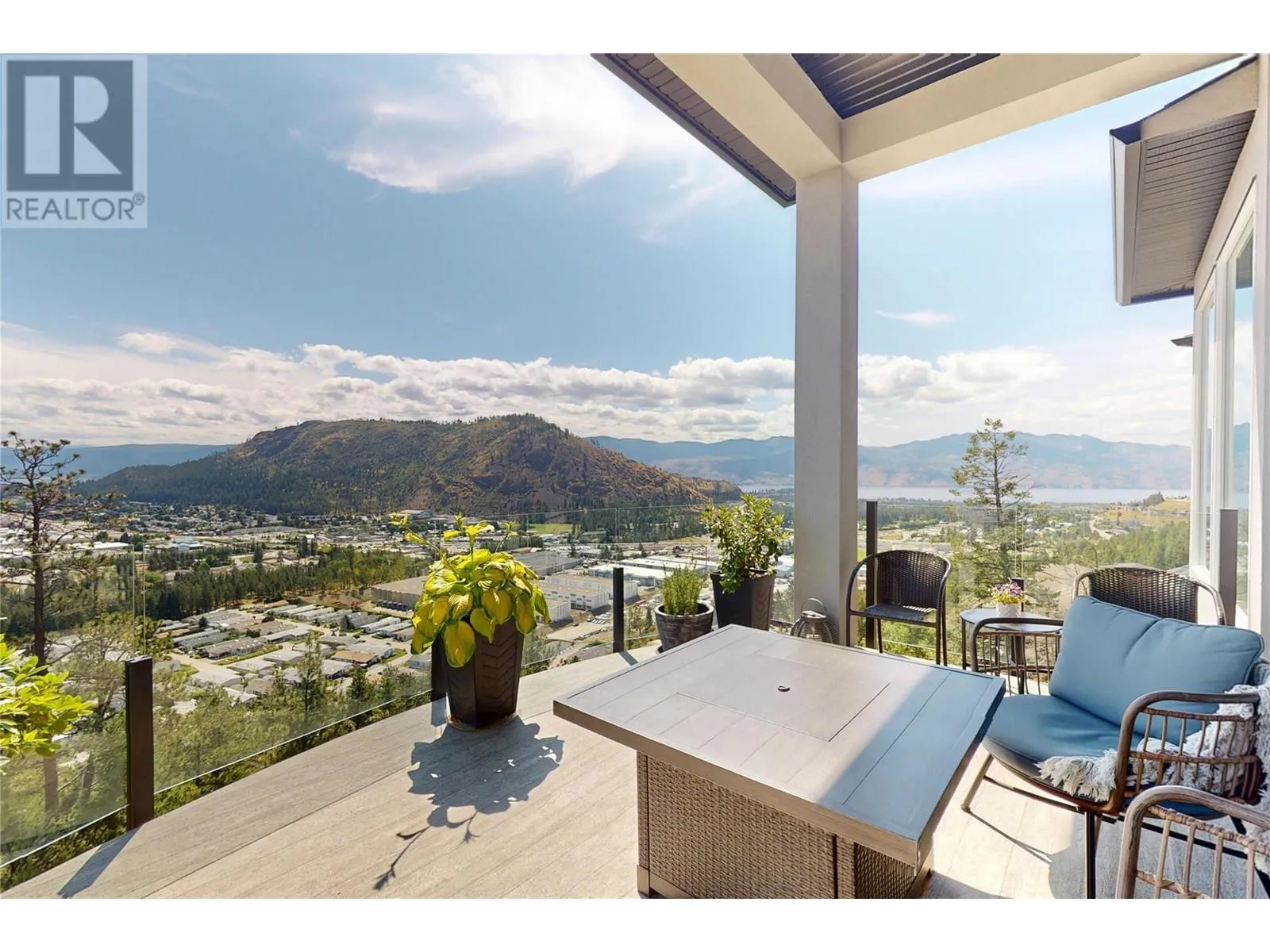 House for rent: 2502 Hedgestone Drive, West Kelowna, British Columbia V4T 2Y3