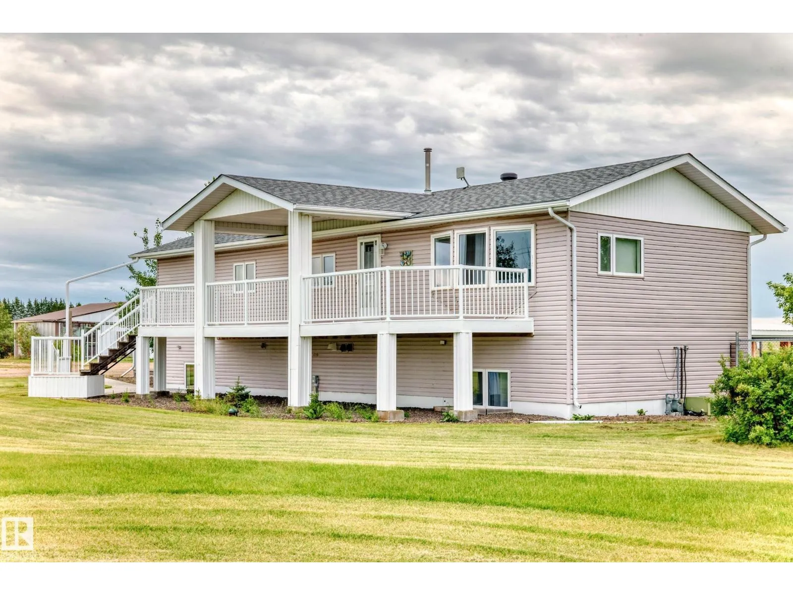 House for rent: 25027 Twp Rd 484, Rural Leduc County, Alberta T4X 2T7