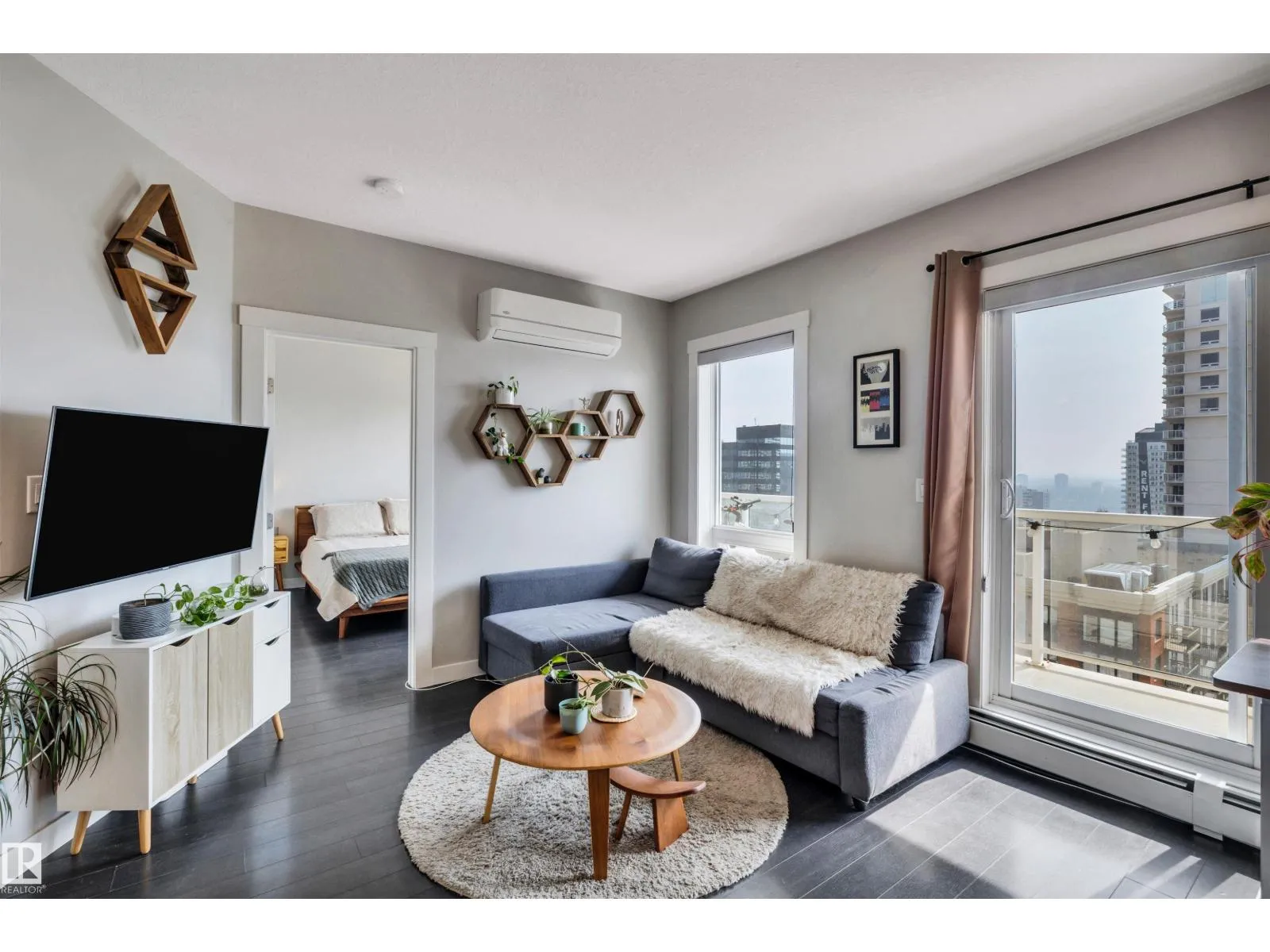 Apartment for rent: #2503 10410 102 Av Nw, Edmonton, Alberta T5J 0E9