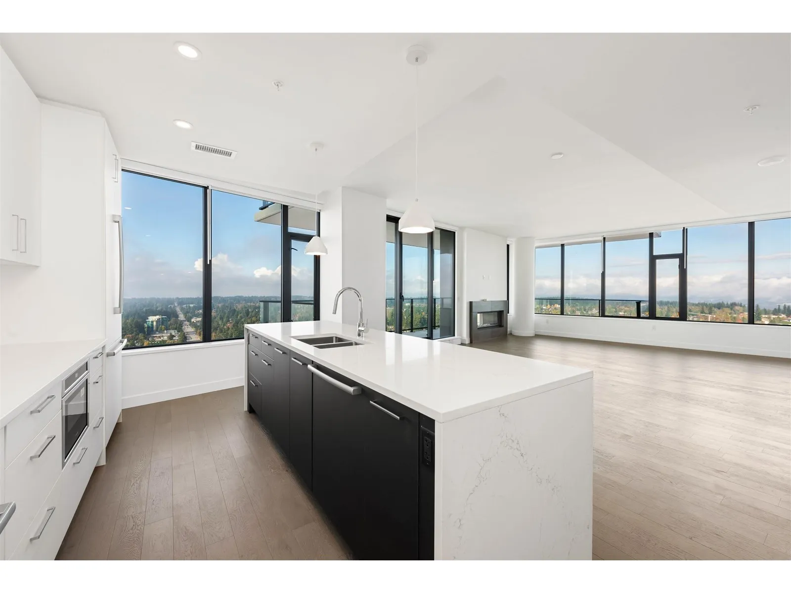 Apartment for rent: 2503 1588 Johnston Street, White Rock, British Columbia V4B 0C5