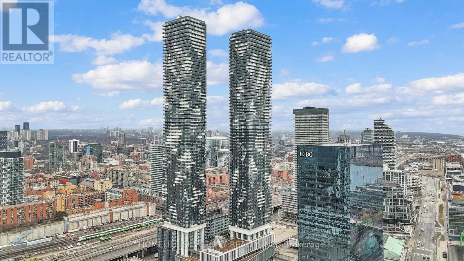 Apartment for rent: 2503 - 55 Cooper Street, Toronto, Ontario M5E 0G1