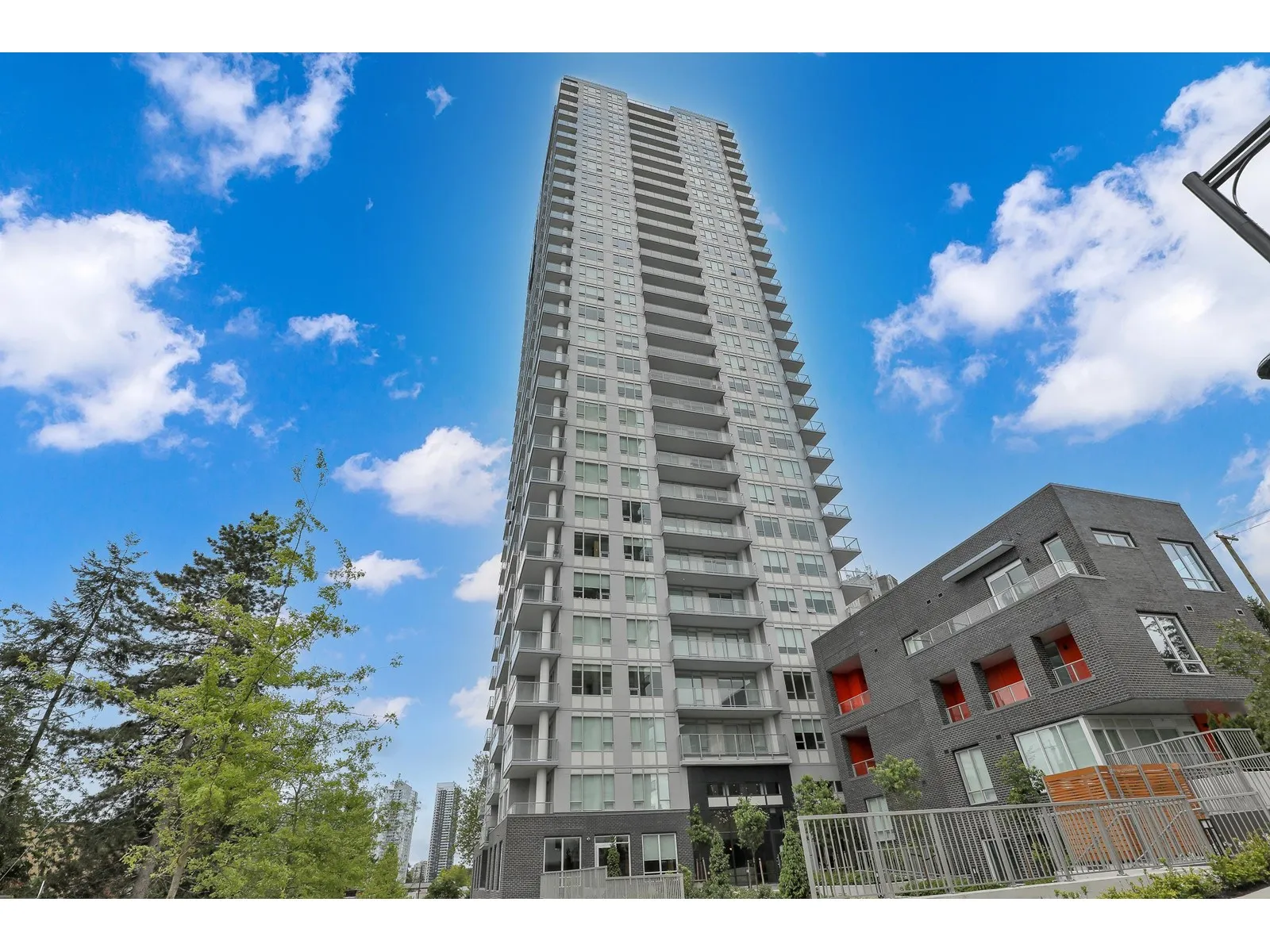 Apartment for rent: 2505 13387 Old Yale Road, Surrey, British Columbia V3T 0V6