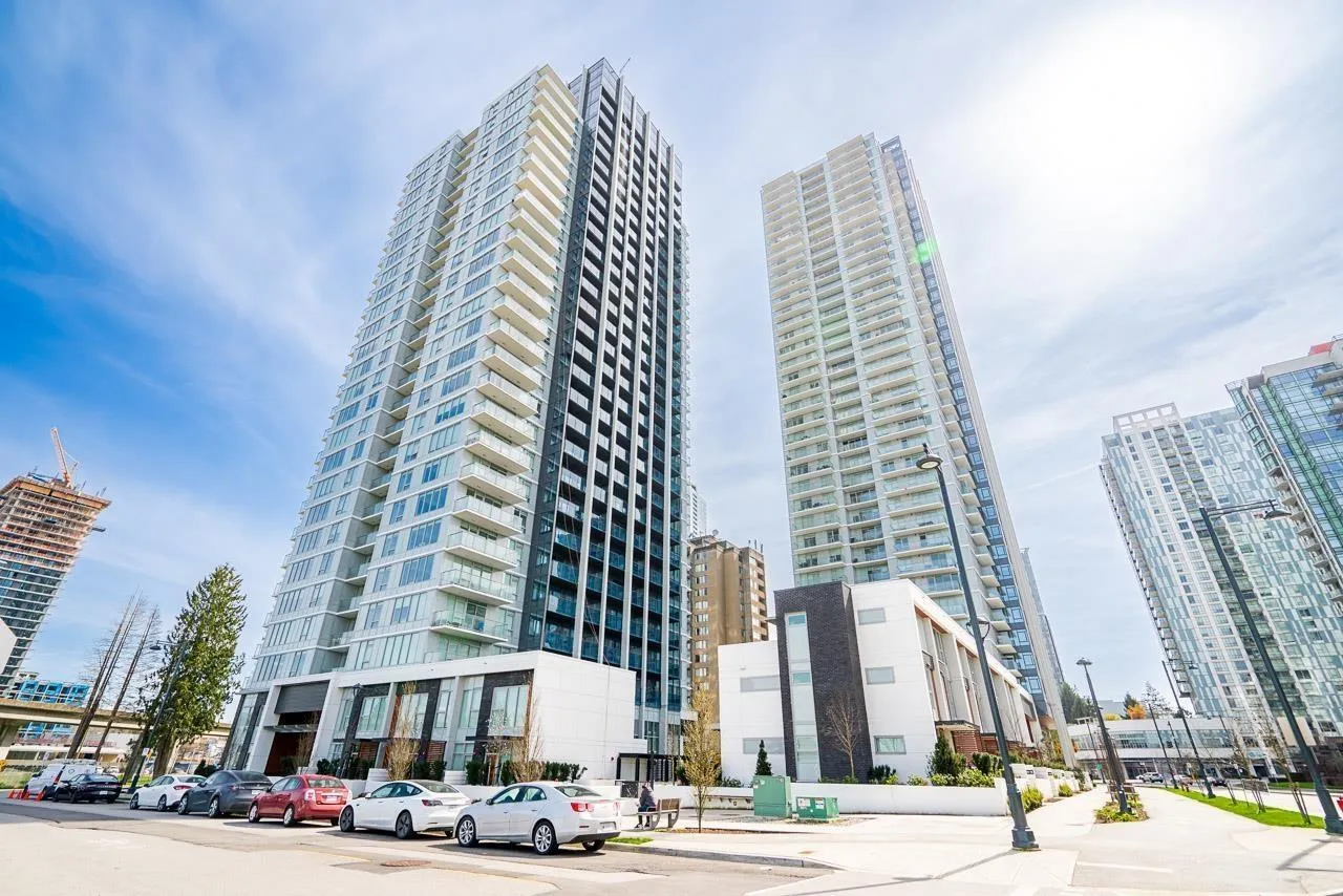 Apartment for rent: 2508 13428 105 Avenue, Surrey, British Columbia V3T 0S6