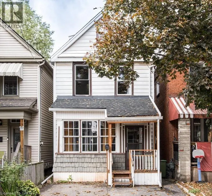 House for rent: 251 Balmoral Avenue N, Hamilton, Ontario L8L 7S3