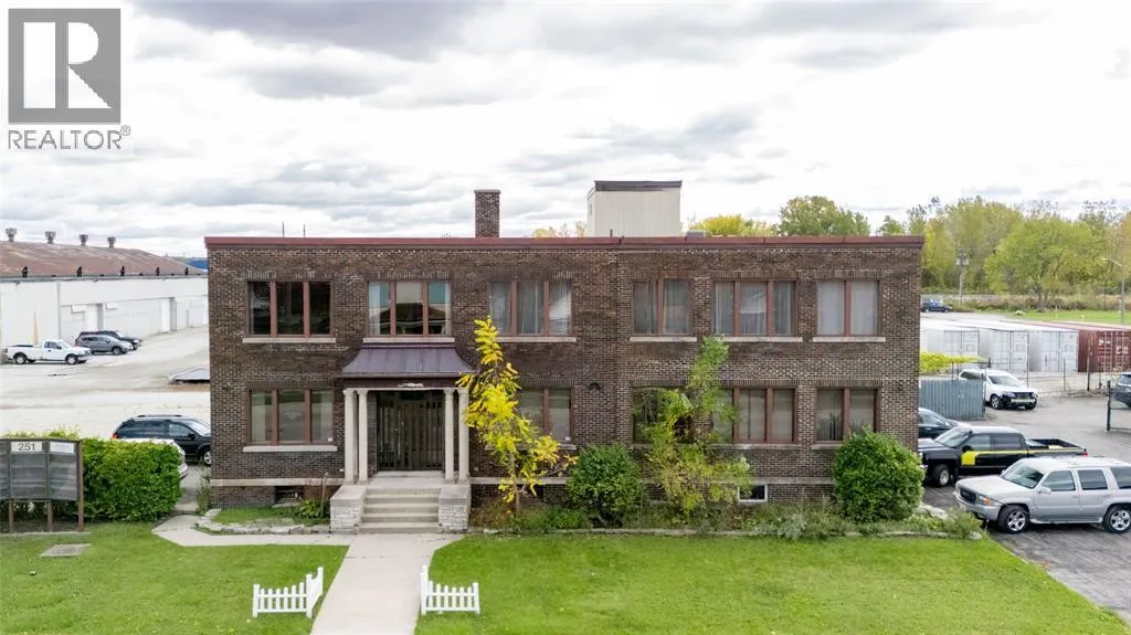 Warehouse for rent: 251 Campbell Street Unit# 3, Sarnia, Ontario N7T 2H2