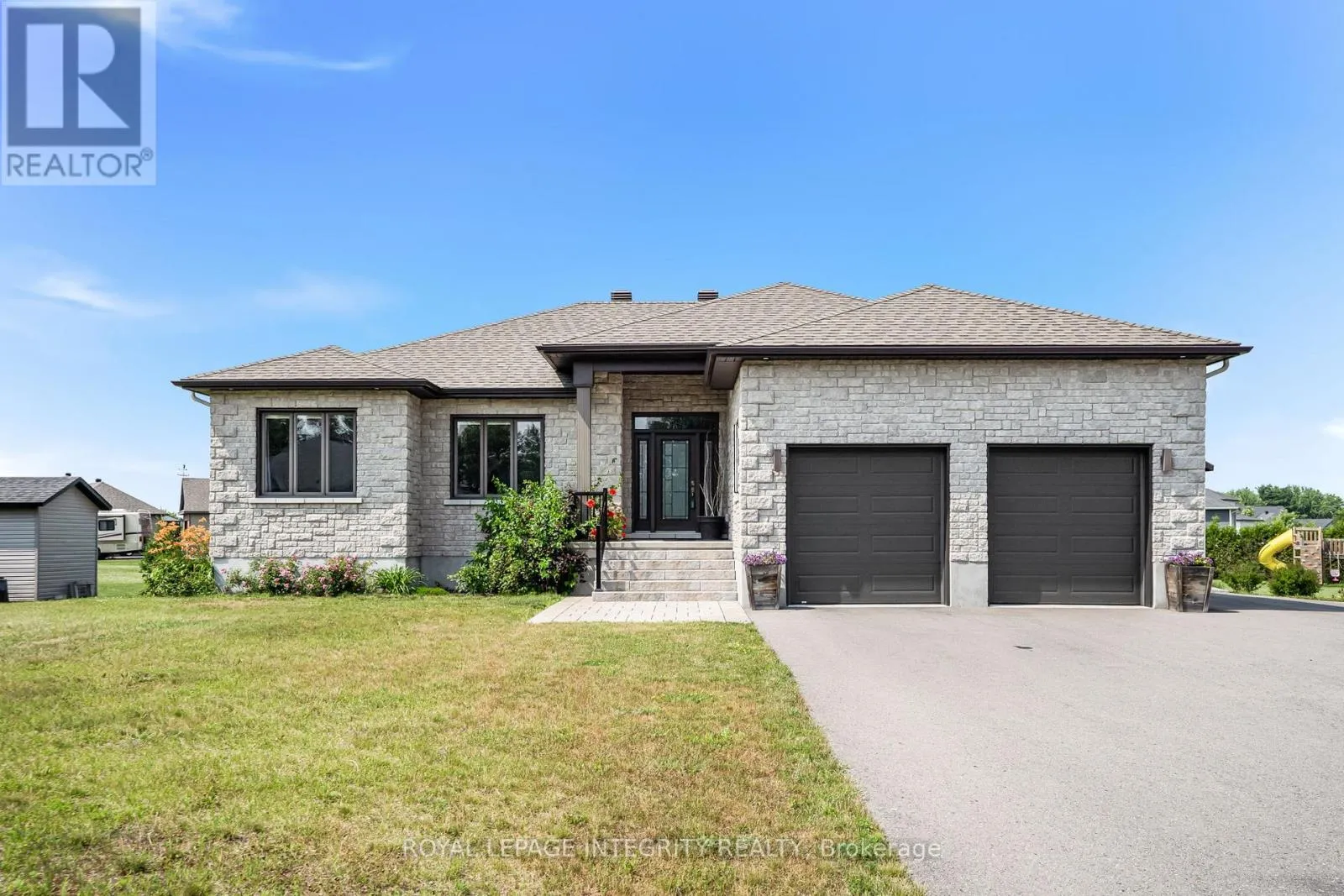 House for rent: 251 Rue Des Violettes Street, Clarence-Rockland, Ontario K0A 2A0