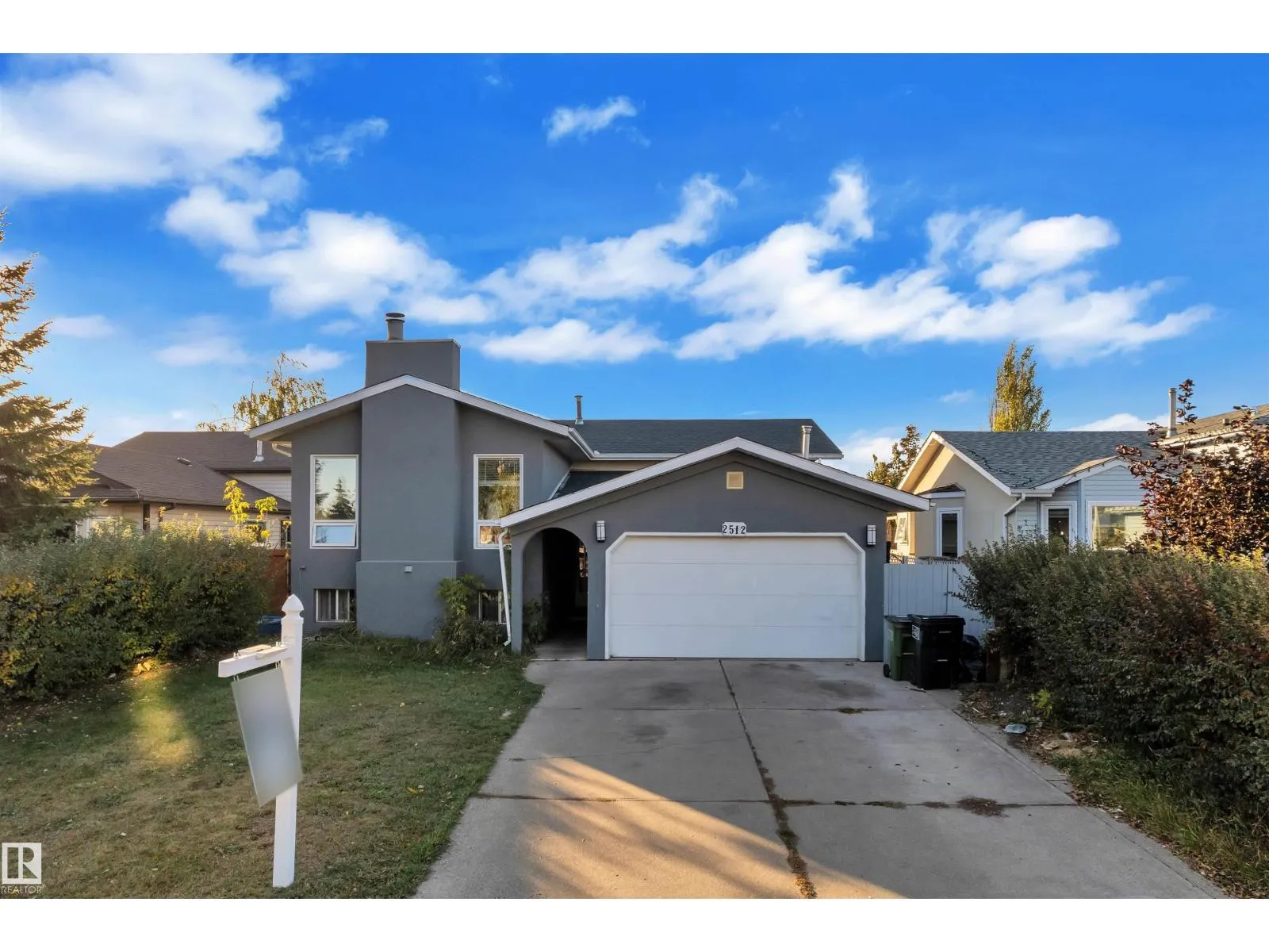 House for rent: 2512 42 St Nw, Edmonton, Alberta T5L 4M8