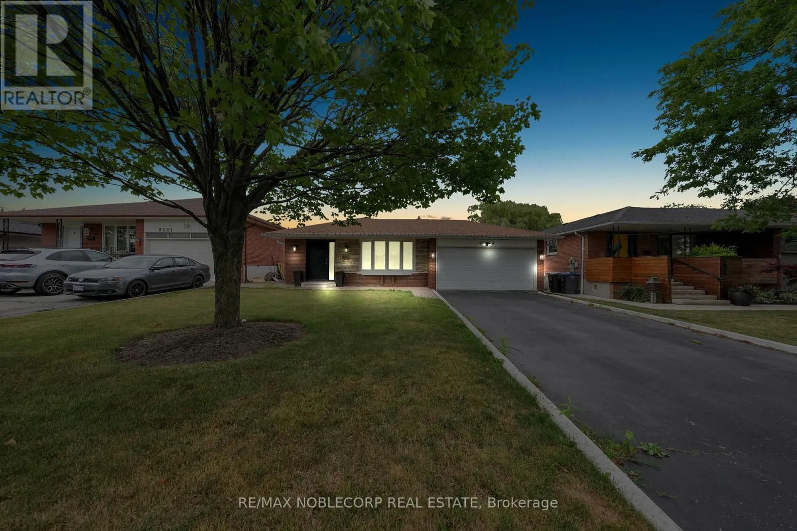 House for rent: 2515 Hensall Street, Mississauga, Ontario L5A 2T1