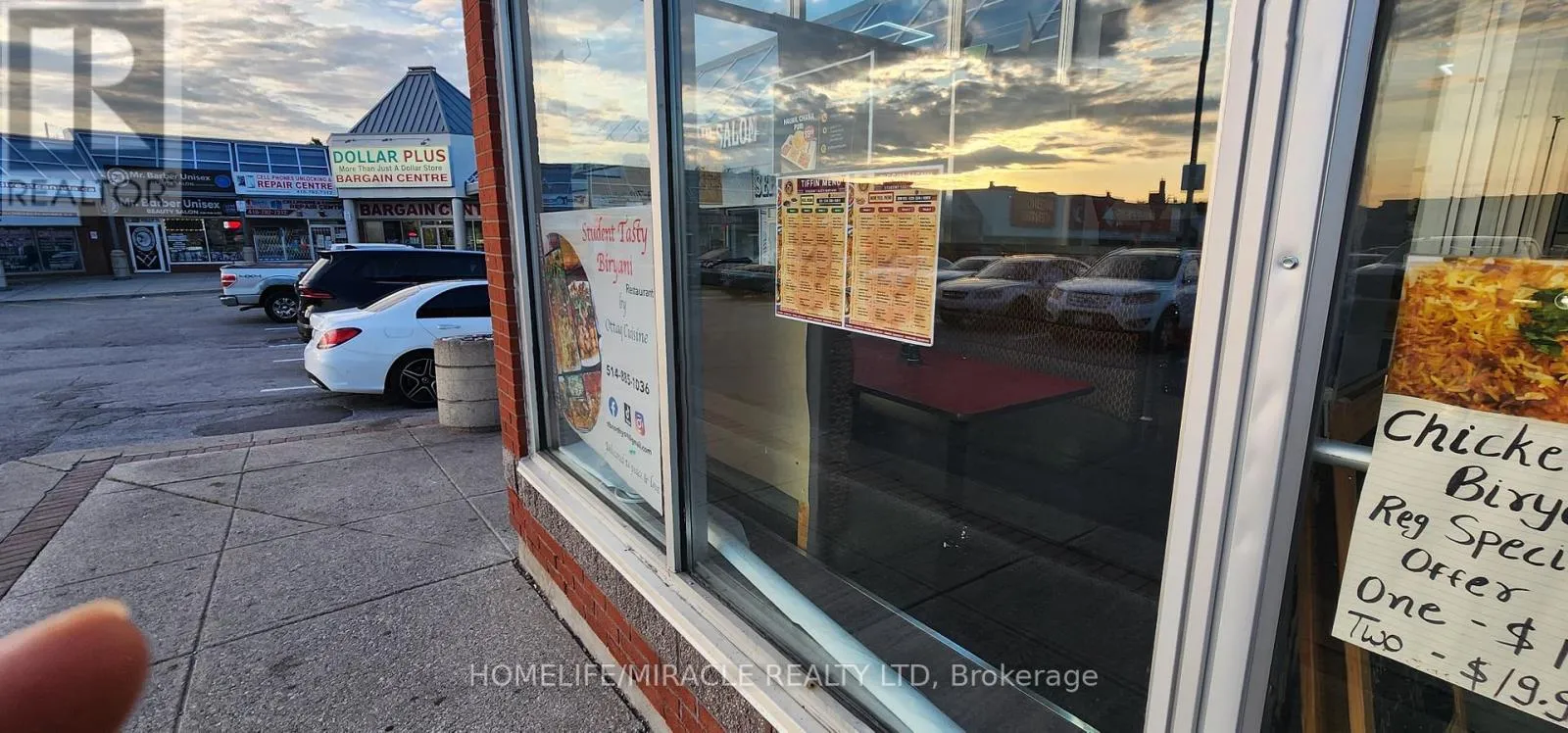 2516 Finch Avenue W, Toronto, Ontario M9M 2G3