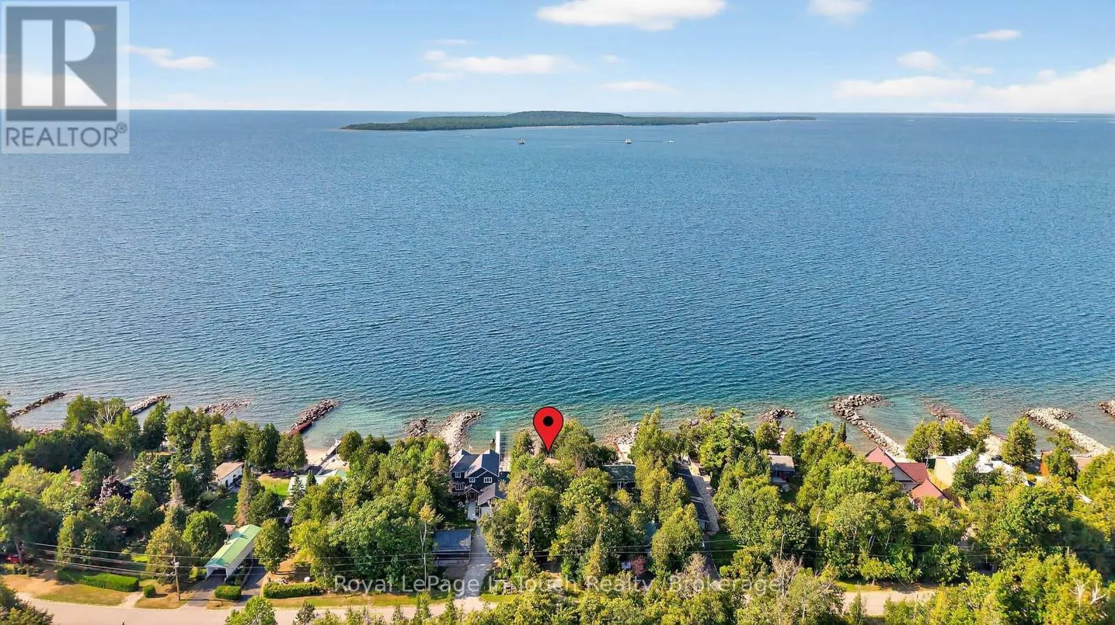 House for rent: 2519 Champlain Road, Tiny, Ontario L9M 0C3